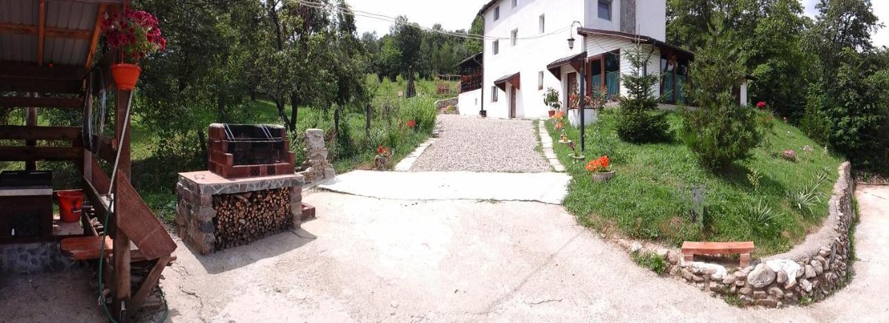 فيلا Casa Piscul Lupului Pucioasa المظهر الخارجي الصورة